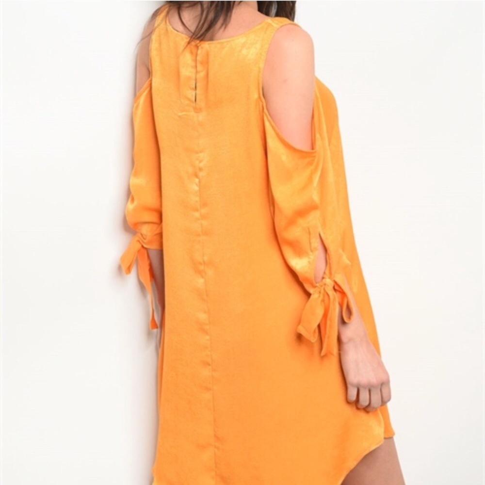 🎊HP🎉Gorgeous Gold dress - Picture 3 of 8